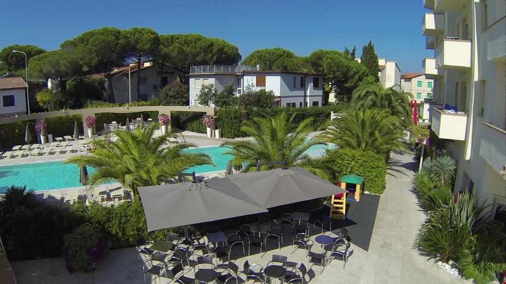 Hotel Residence Stella Del Mare Vada Exterior photo